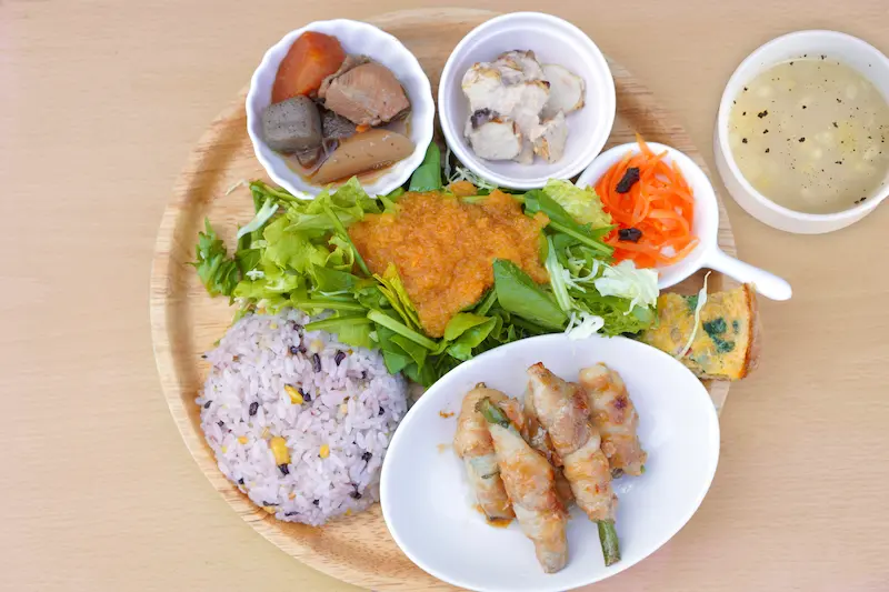 河内長野すまいる食堂肉巻きランチプレート