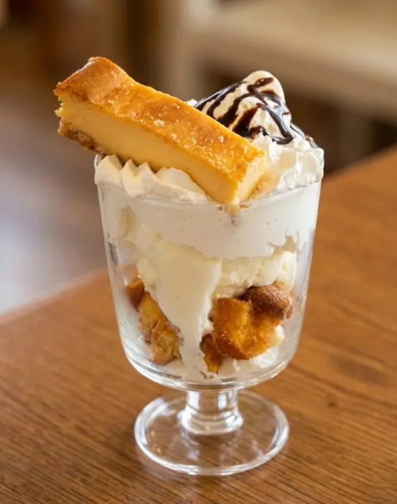 すまいる食堂のチーズケーキ乗せミニパフェ